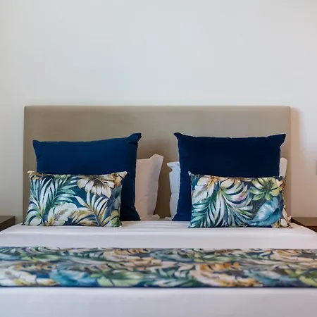 Hills I With Pool And Sea View Апартаменты *