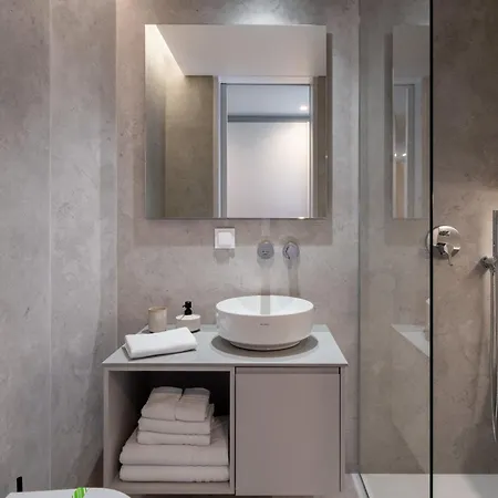 Hills I By An Island Кальета