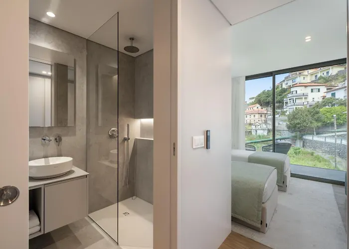 Hills I By An Island 公寓 *